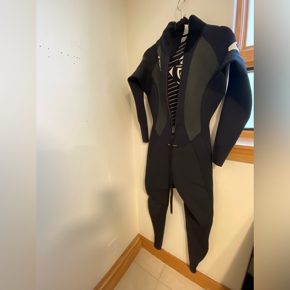 Quicksilver Wetsuit style#: SA402MG size XL